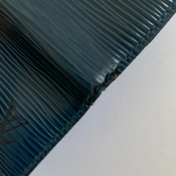 Vintage Louis Vuitton Epi Leather 6 Keyholder - Picture 6 of 12